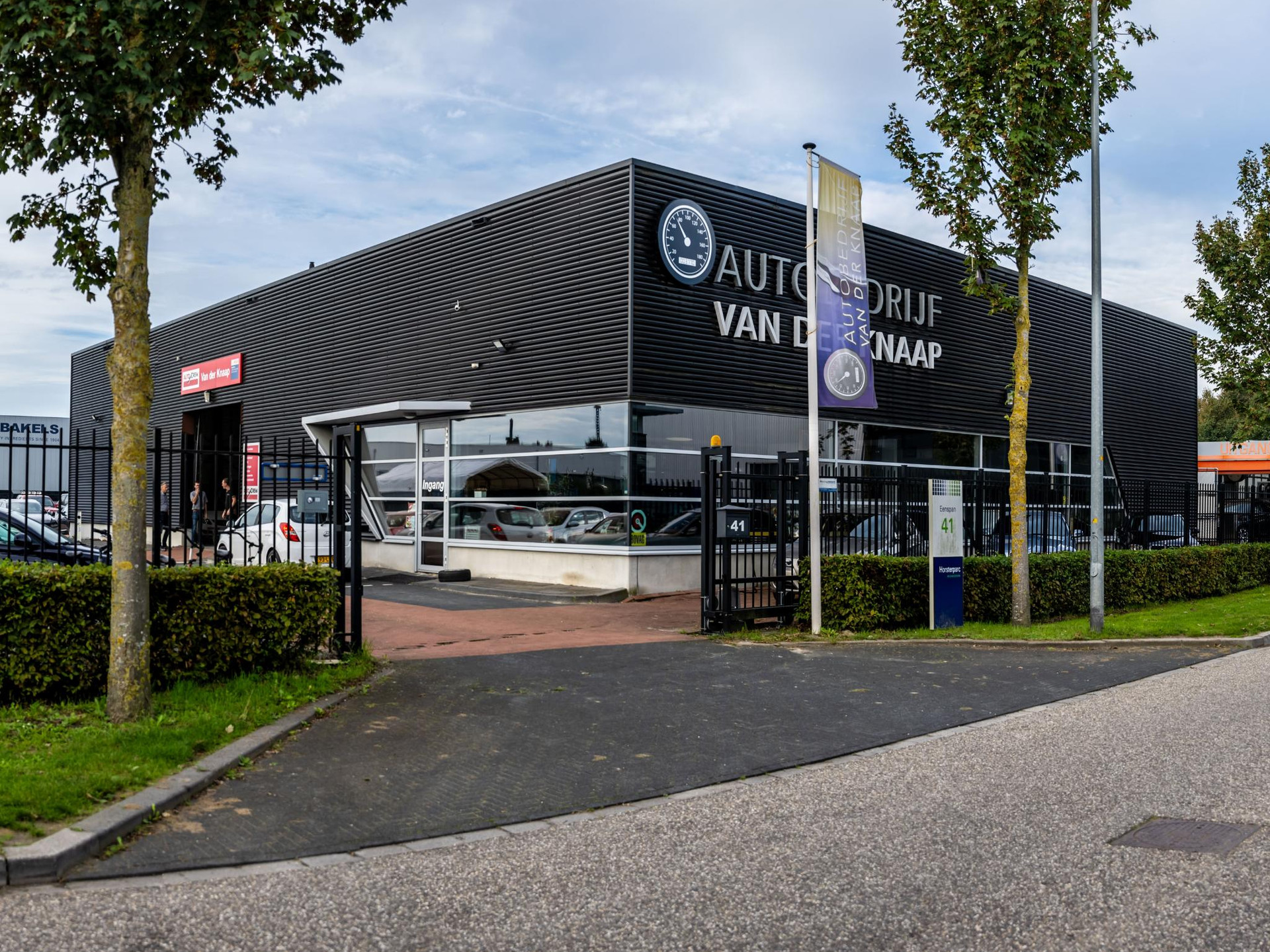 43754850-34.jpg