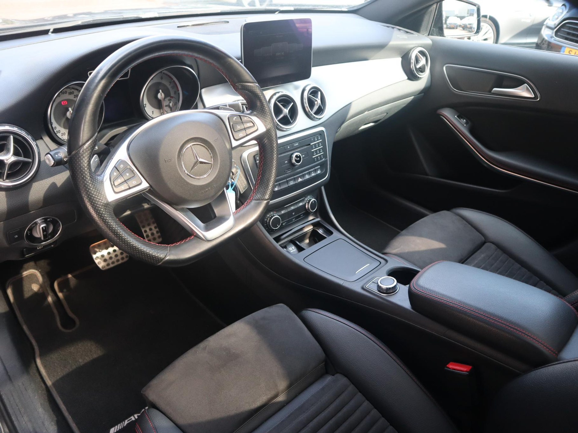 47995274-9.jpg